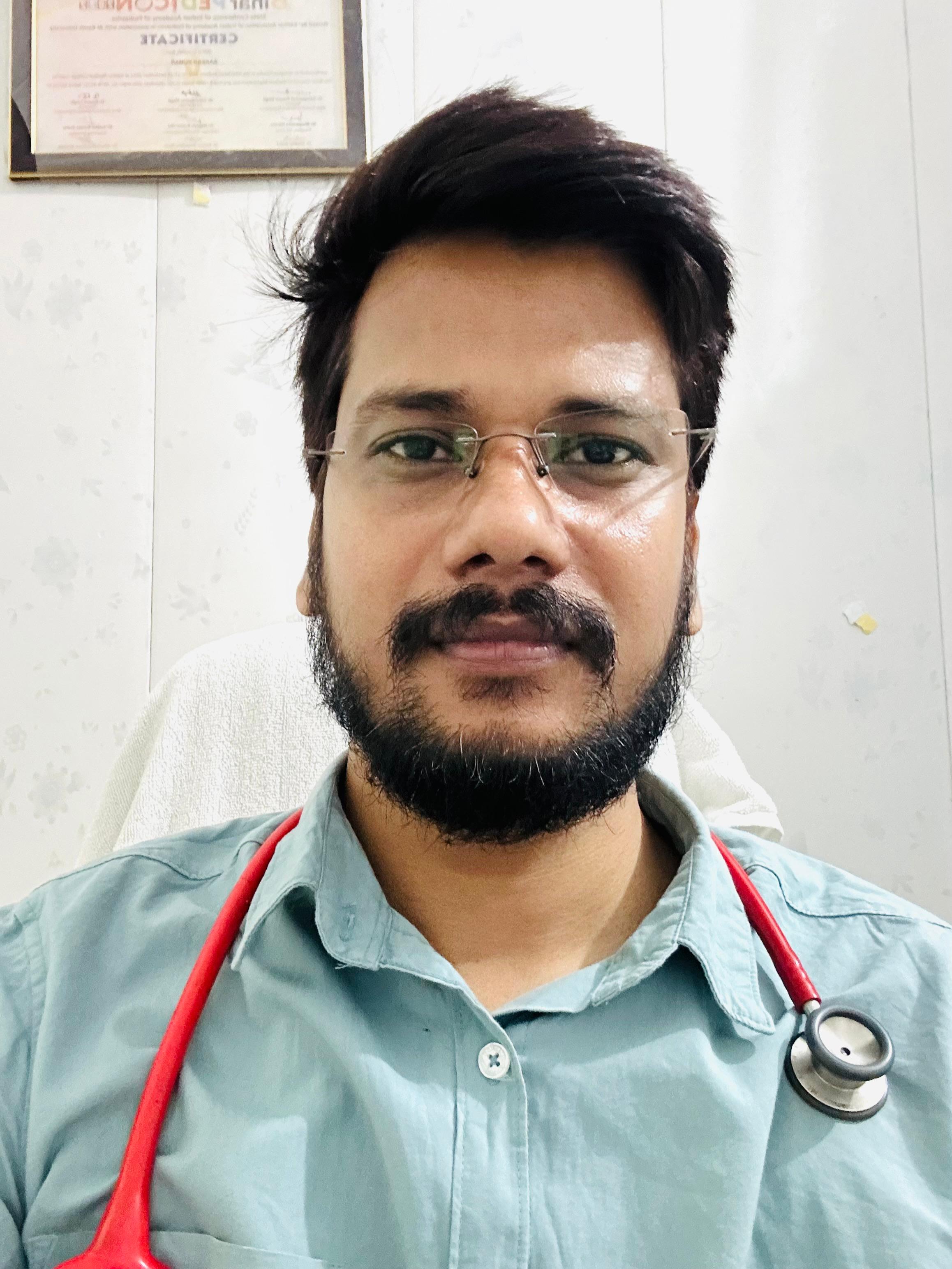 Dr. Rakesh Kumar – Pediatrician & Newborn Specialist at Vatsalya Hospital Gopalganj
